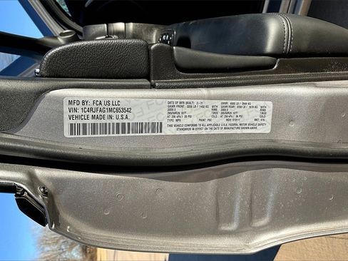 Used 2021 Jeep Grand Cherokee Laredo X image 18