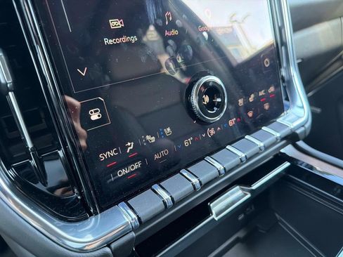 Used 2026 GMC Yukon Denali w/ Advanced Technology Package AWD/4WD image 46