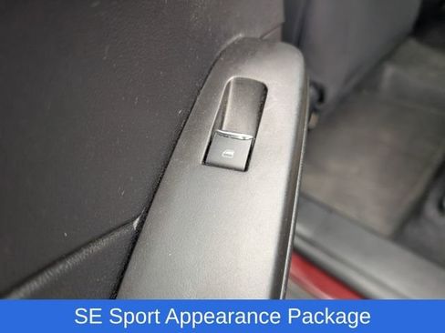 Used 2021 Ford Escape SE w/ SE Sport Appearance Package image 12