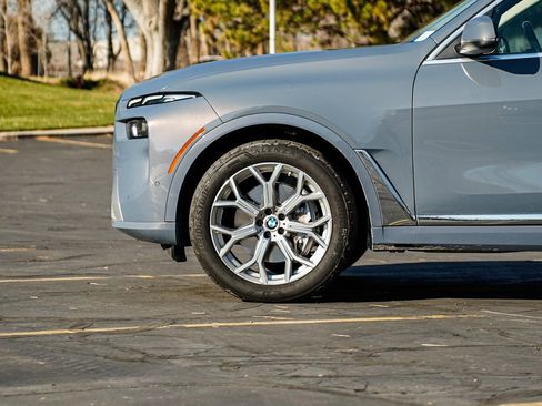 Used 2023 BMW X7 xDrive40i image 8