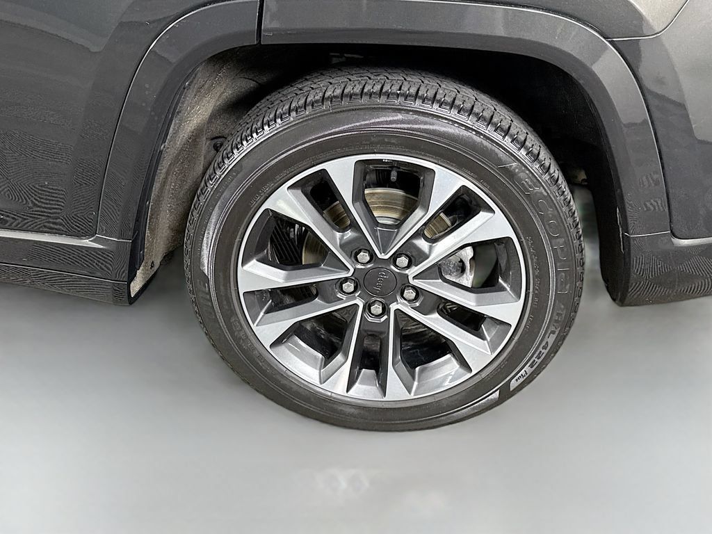 Used 2023 Jeep Grand Cherokee Overland w/ Adv Protech Group III AWD/4WD image 38