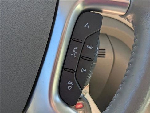 Used 2016 Chevrolet Traverse LTZ image 5