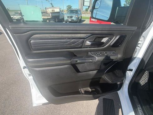 Used 2025 RAM 1500 Limited AWD/4WD image 9