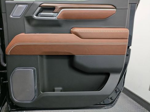 Used 2025 GMC Sierra 1500 Denali Ultimate image 25