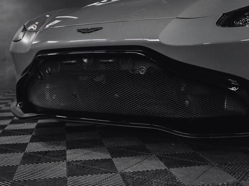 Used 2021 Aston Martin V8 Vantage Coupe image 5