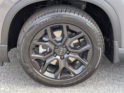 New 2025 Honda Pilot Touring image 13