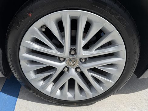 Used 2016 Lexus ES 350 w/ Luxury Package w/Wood Trim image 29