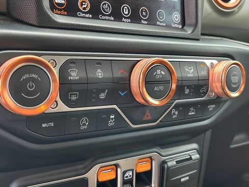 Used 2020 Jeep Gladiator Rubicon AWD/4WD image 25