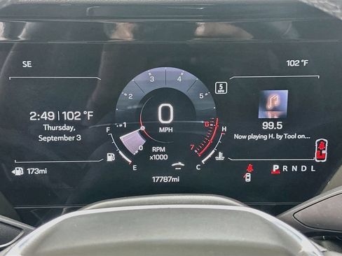 Used 2025 GMC Yukon XL Elevation w/ Technology Package RWD image 12