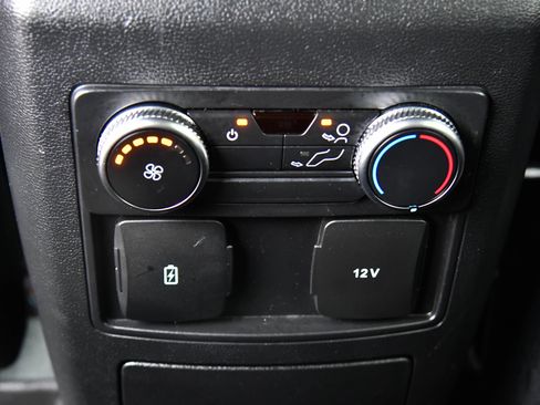 Used 2022 Ford Explorer XLT w/ Equipment Group 202A image 37