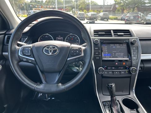 Used 2016 Toyota Camry XSE w/ Moonroof Package FWD image 19