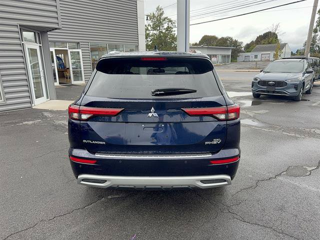 Used 2023 Mitsubishi Outlander SEL AWD/4WD image 5