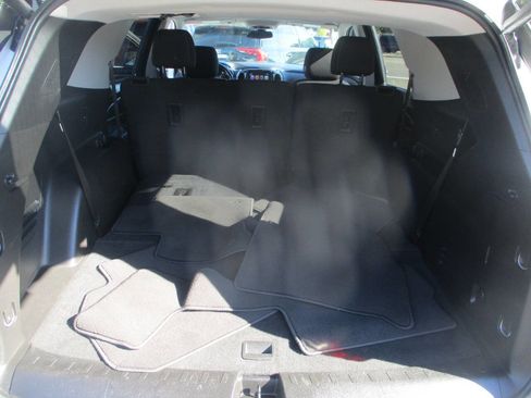 Used 2019 Chevrolet Traverse LT image 15