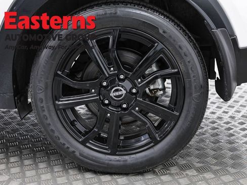 Used 2023 Nissan Kicks SR w/ SR Premium Package FWD image 34