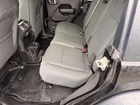 Used 2024 Jeep Wrangler Sport S image 7