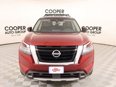 Used 2023 Nissan Pathfinder SL w/ SL Premium Package FWD image 10