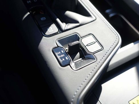 Used 2025 Lexus GX 550 GX 550 Premium 4WD 4WD image 32