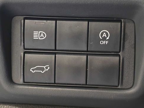 Certified 2024 Toyota Highlander XLE AWD/4WD image 17