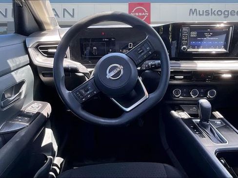 Used 2025 Nissan Kicks S AWD/4WD image 8