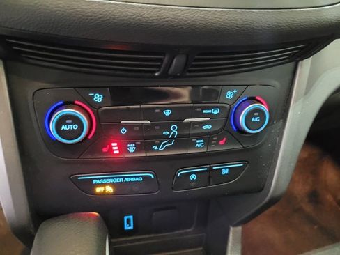 Used 2018 Ford Escape SE image 31