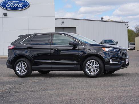 Used 2024 Ford Edge SEL w/ Convenience Package AWD/4WD image 2