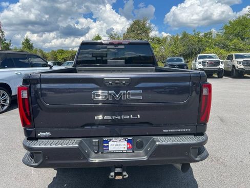 Used 2024 GMC Sierra 2500 Denali Ultimate AWD/4WD image 14