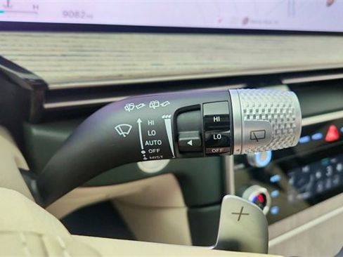 Used 2025 Genesis GV80 3.5T Prestige image 42