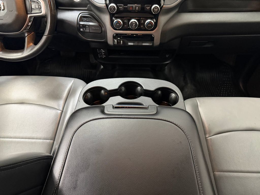 Used 2024 RAM 3500 Tradesman w/ Chrome Appearance Group AWD/4WD image 18