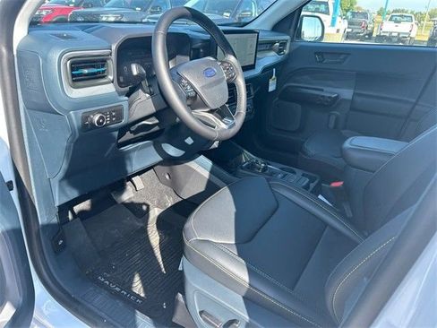 New 2025 Ford Maverick Lobo image 18