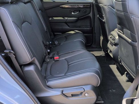 Used 2025 Honda Pilot Elite image 22