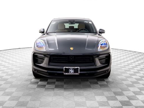 Certified 2025 Porsche Macan image 9
