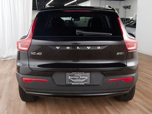 Certified 2024 Volvo XC40 B5 Ultimate w/ Protection Package Premier AWD/4WD image 4