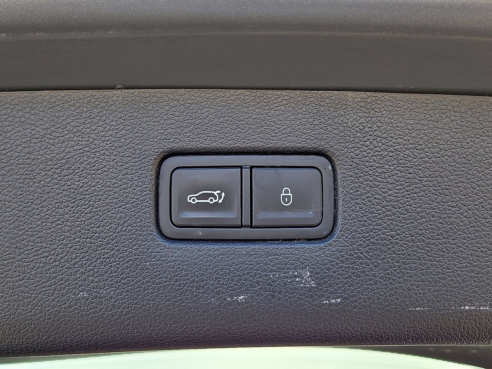 Used 2025 Genesis GV80 2.5T Standard AWD/4WD image 15