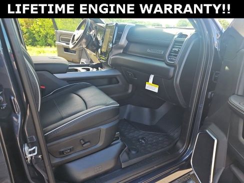 New 2026 RAM 2500 Laramie w/ Sport Appearance Package image 38