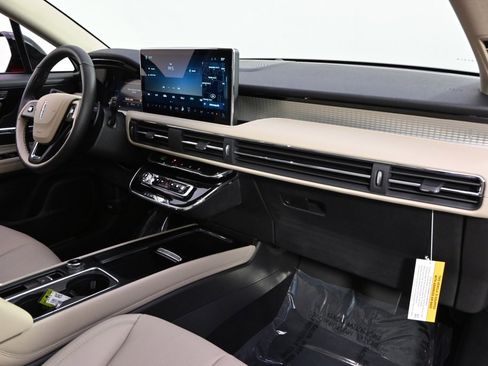 New 2026 Lincoln Corsair Premiere image 15