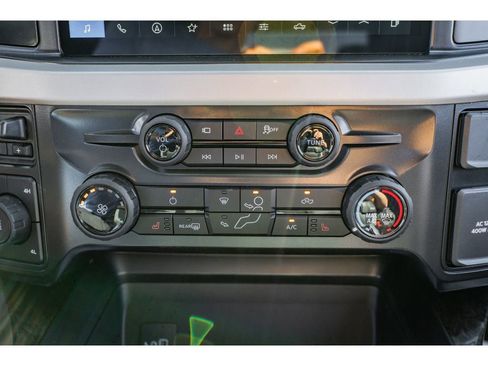 Used 2025 Ford F250 XLT w/ Black Appearance Package image 17