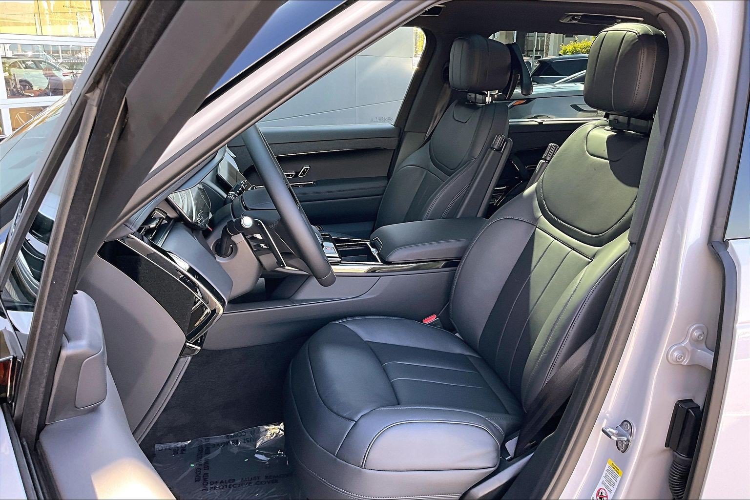 New 2026 Land Rover Range Rover Sport Dynamic SE AWD/4WD image 9