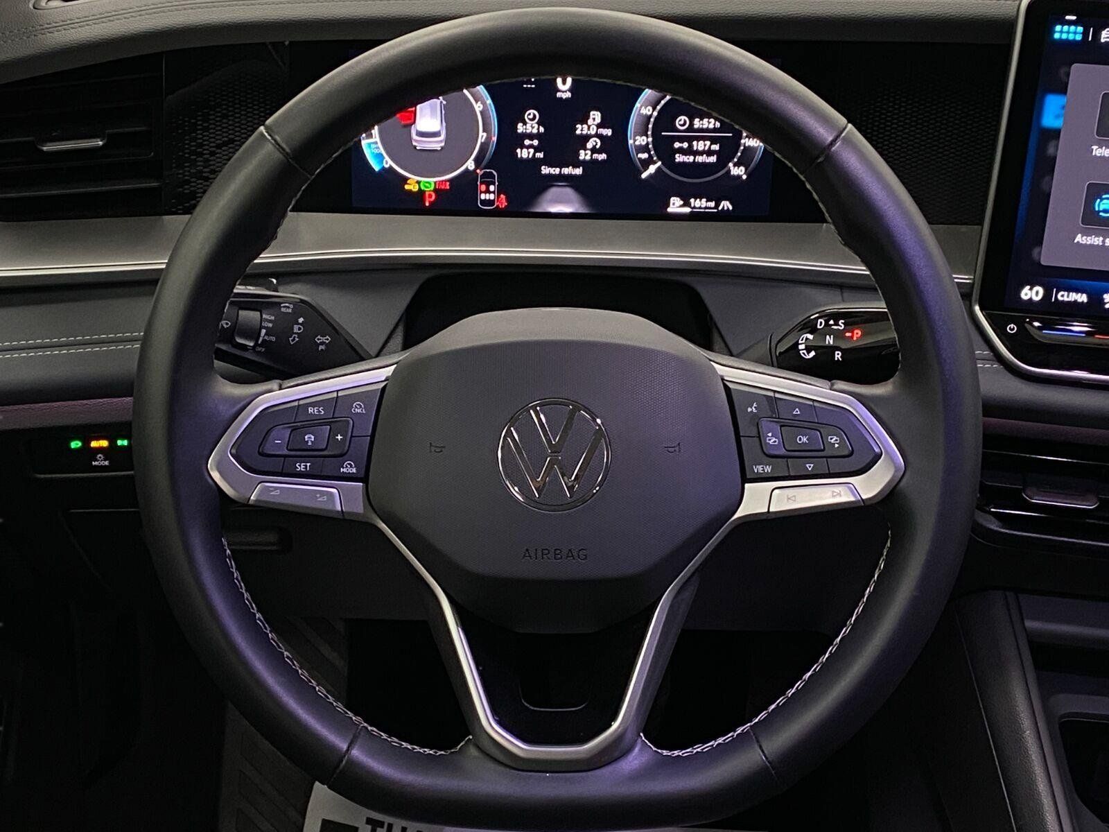 Used 2026 Volkswagen Tiguan SE AWD/4WD image 15