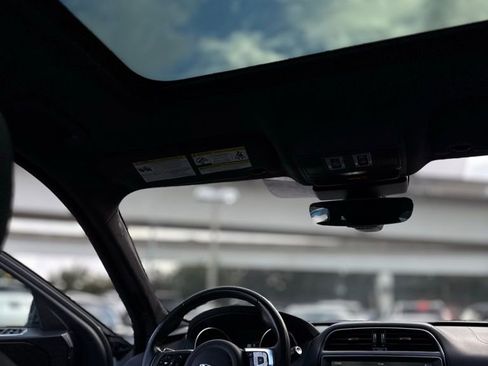 Used 2019 Jaguar F-PACE Prestige image 23