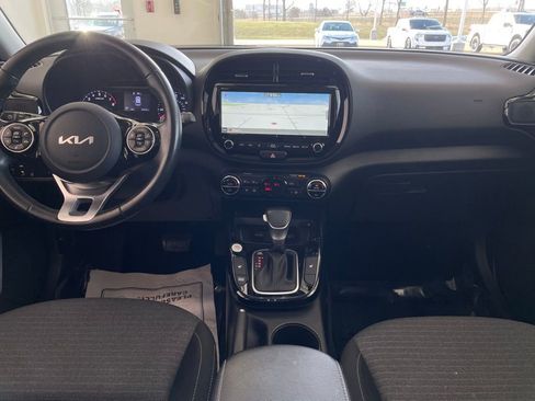Used 2022 Kia Soul EX image 12