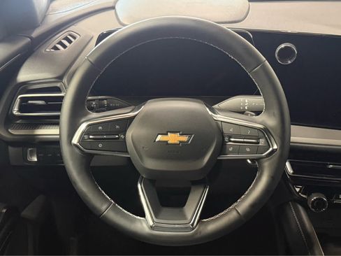Used 2025 Chevrolet Traverse LT w/ Driver Confidence Package AWD/4WD image 17