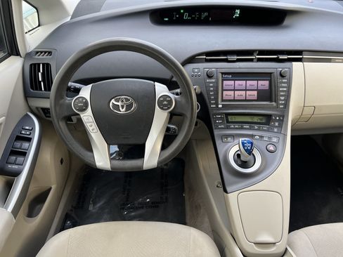 Used 2010 Toyota Prius Two FWD image 31