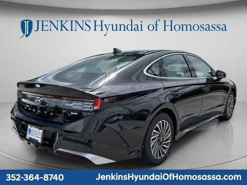 New 2025 Hyundai Sonata SEL FWD image 2
