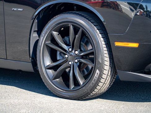 Used 2016 Dodge Challenger R/T w/ Blacktop Package image 7