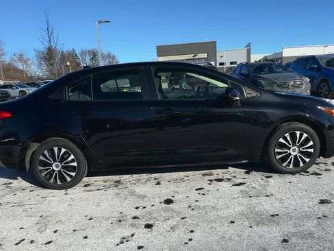 Used 2022 Toyota Corolla LE image 9