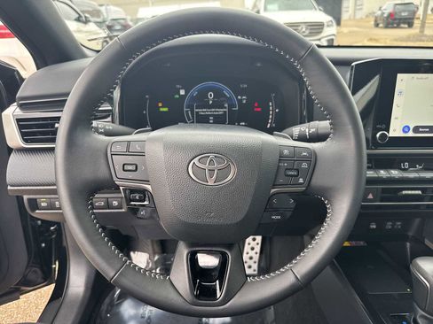 Used 2026 Toyota Camry SE image 19