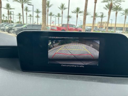 Used 2019 MAZDA MAZDA3 Hatchback w/ Preferred Package FWD image 15