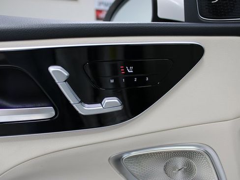 Used 2024 Mercedes-Benz C 300 4MATIC Sedan w/ Exclusive Trim Package image 18