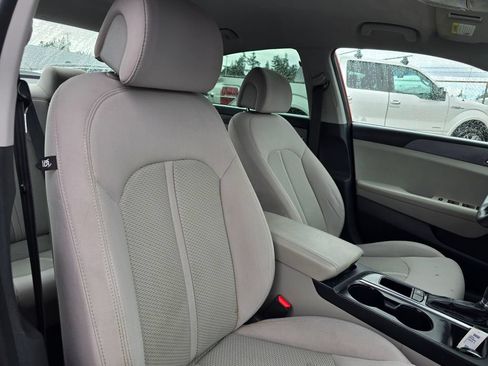 Used 2017 Hyundai Sonata SE FWD image 8