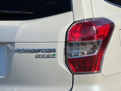Used 2015 Subaru Forester 2.5i Touring w/ Eyesight & Navigation System AWD/4WD image 33
